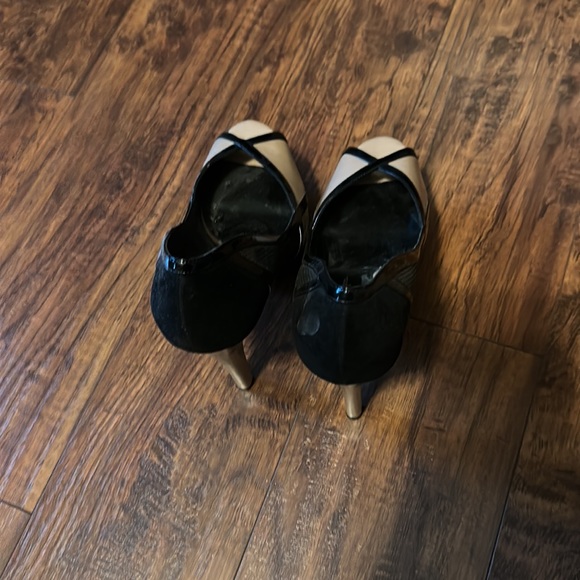 Jessica Simpson High heel shoes. - Picture 3 of 3